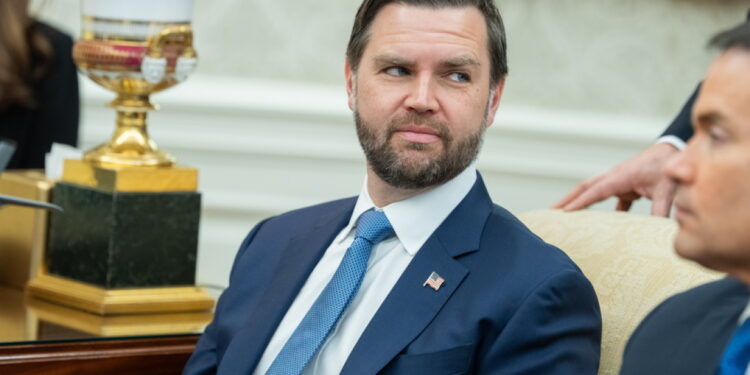 JD Vance steunt Orbán voor verkiezingen in Hongarije