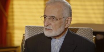 Iraanse minister van Buitenlandse Zaken ernstig gewond bij luchtaanval Teheran