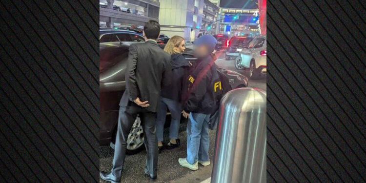 Vrouw (44) gearresteerd in LA voor bemiddeling in wapenhandel vanuit Iran.