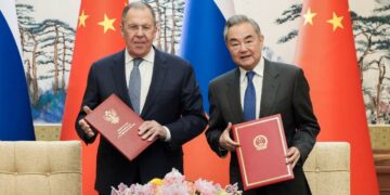 Russische minister in Peking: geopolitieke spanningen in Midden-Oosten en Oekraïne.