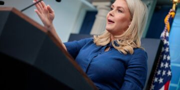 Onderhandelingen tussen VS en Iran in Pakistan onder leiding van Vance