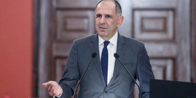 1 miljoen euro bijgedragen aan humanitaire crisis in Griekenland en Soedan.