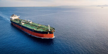 Iraanse marine waarschuwt schepen in Straat van Hormuz.