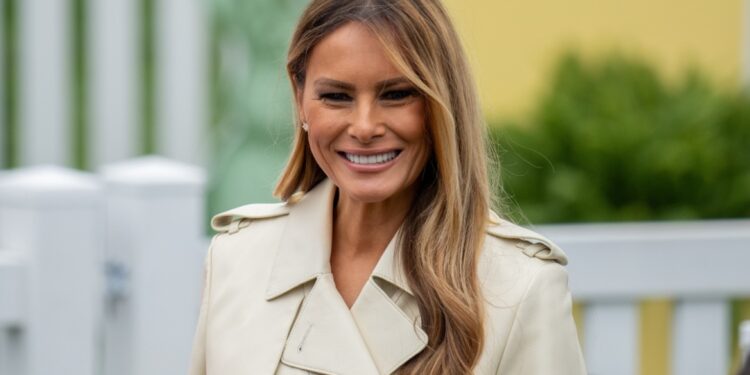 Melania Trump helpt zes Oekraïense kinderen terug naar families, volgens Witte Huis