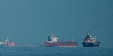 Iran opent Straat van Hormuz voor koopvaardijschepen tijdens wapenstilstand in Libanon – Olieprijs daalt