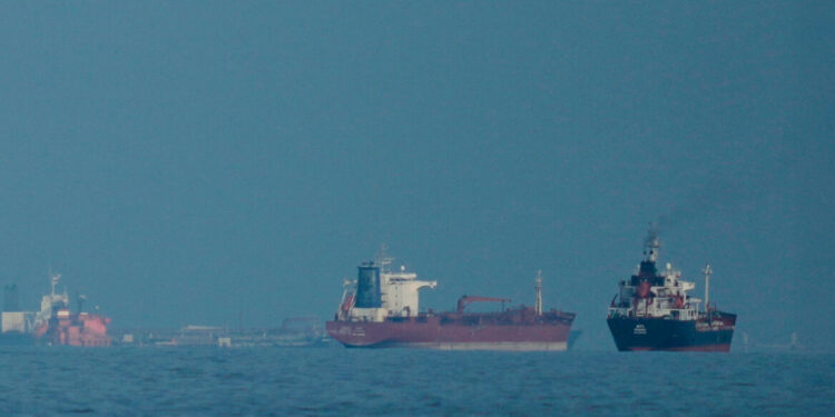 Iran opent Straat van Hormuz voor koopvaardijschepen tijdens wapenstilstand in Libanon – Olieprijs daalt