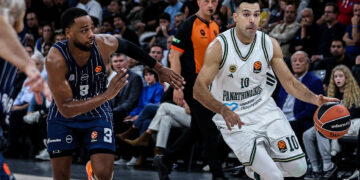 Panathinaikos vs Efes: Groenen streven naar overwinning in spannende finale, wachten op tegenstander.
