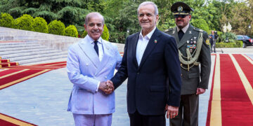 Premier van Pakistan spreekt met president van Iran