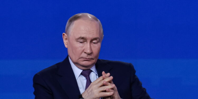 Europese Unie triomfeert: Poetins Trojaanse paard valt in Hongarije