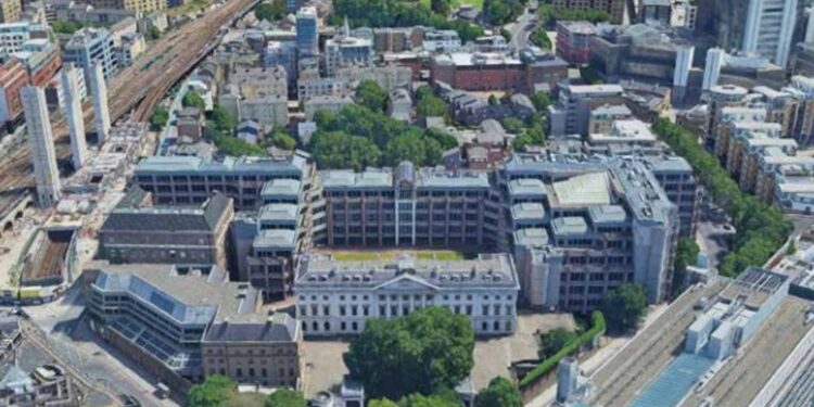 Londenaren verrast door Chinese invloeden na acht jaar.