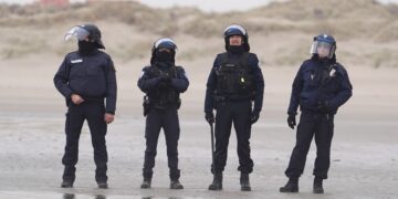 Politie ingezet om illegale overtochten met kleine boten te stoppen