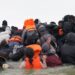 Twee migranten overleden bij poging tot oversteek van Engelse Kanaal