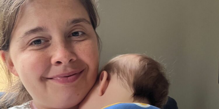 Vrouw herwint zicht na geboorte dankzij plasmadonatie.