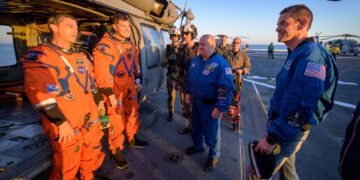 Artemis II missie eindigt met perfecte splashdown in Stille Oceaan