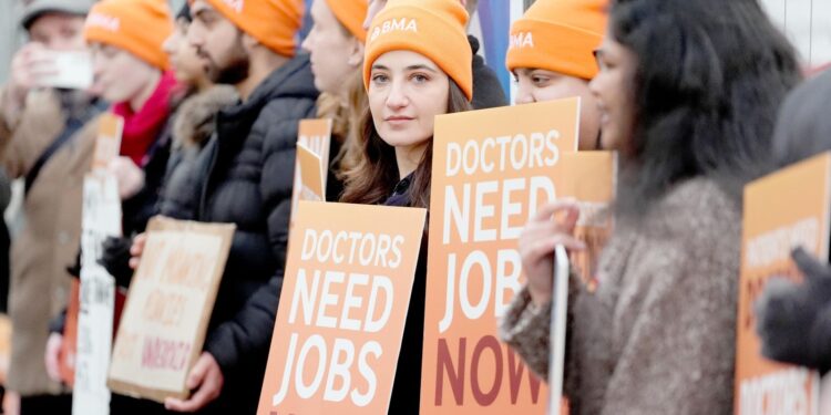 Artsen verliezen baanpakket en kondigen staking volgende week aan