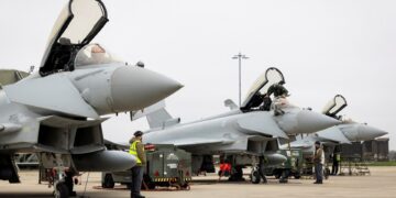 Kritiek op PM en Reeves van Robertson: verontrustende interventie over defensie