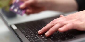 Verbod op step-incest porn en ‘net legale’ content ingetrokken door overheid