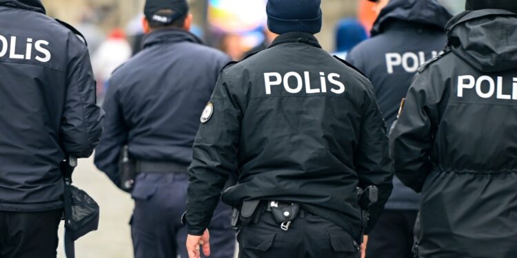 40 arrestaties en bevelen tegen 62 mensen in Turkije voor 1 mei