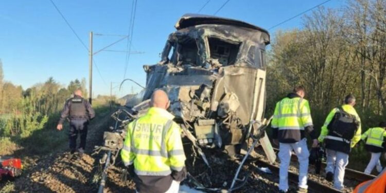 Dodelijk treinongeluk in Frankrijk: chauffeur dood, 27 gewonden