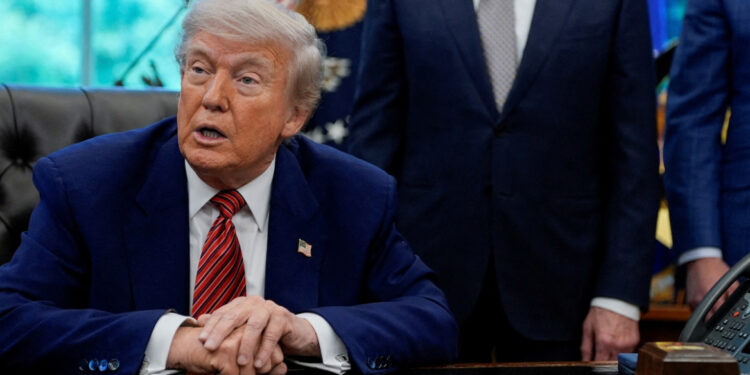 Populariteit Trump daalt door oorlog met Iran: slechts 34% keurt goed.