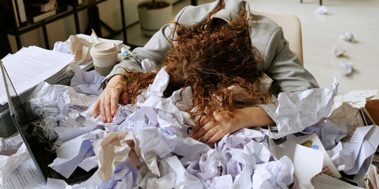 Werk doodt 840.000 mensen per jaar: focus op psychosociale risico’s