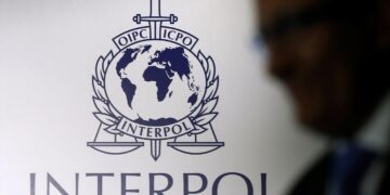 Interpol lost moord op tienermeisje na 25 jaar op.