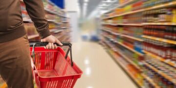 Samenwerking voor lagere prijzen: overheid, industrie en supermarkten