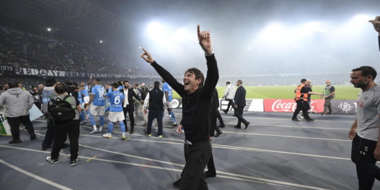 Antonio Conte verlaat Napoli aan het einde van het seizoen
