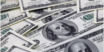 Dollar stijgt in waarde: voorsprong op andere valuta’s