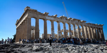 Nieuwe Franse wet opent deuren voor teruggave Parthenon-fragmenten uit Louvre