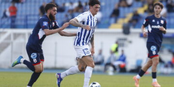 Atromitos verplettert Panserraikos met 6-0 in Peristeri: bekijk de doelpunten