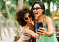 Paklijst voor festivals in het buitenland: Nomad eSIM bovenaan je lijstje