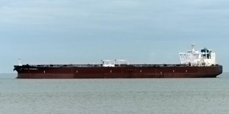 Griekse tanker met Iraakse olie passeert Straat van Hormuz zonder zenders