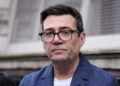 Burgemeester van Manchester streeft naar premierschap na aftreden parlementslid