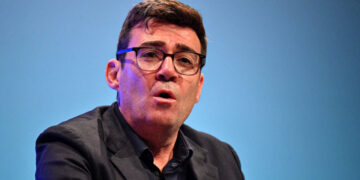 De burgemeester van Manchester: Everton-fan uit Liverpool wil Starmer uitdagen