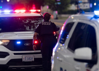Dodelijke aanrijding in Oakland: drie doden en vijf gewonden.