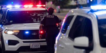 Dodelijke aanrijding in Oakland: drie doden en vijf gewonden.