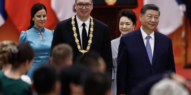 Xi Jinping benadrukt nauwere banden met Servië