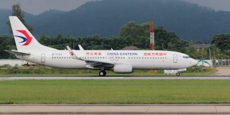 Brandstofschakelaars van beide motoren tegelijk uitgeschakeld bij crash Boeing 737 in China