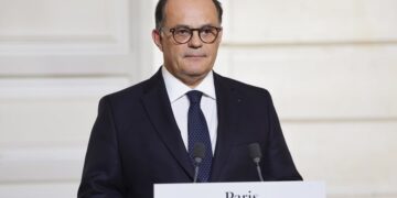 Macron stelt partner voor als centrale bankier