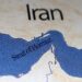Koopvaardijschepen onder Amerikaanse vlag varen door Straat van Hormuz