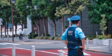 Chaos in Tokio: tientallen gewonden door onbekende stof in winkelcentrum