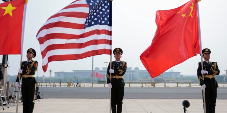 Oorlog in Iran geeft China voordeel: Peking stuurt wapens naar Golfbondgenoten