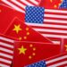 China blokkeert Amerikaanse sancties tegen vijf raffinaderijen in conflict over handelsbeleid.