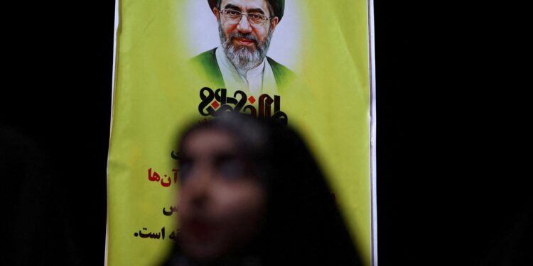 Khamenei ontsnapt aan verwondingen bij Israëlische inval in februari