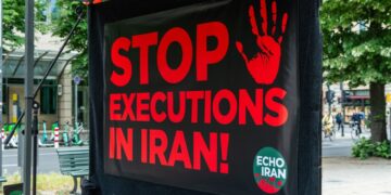 Executie van medeplichtige aan moord tijdens protesten in Iran