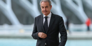 Spanje’s voormalige premier redt luchtvaartmaatschappij onder justitiële microscoop