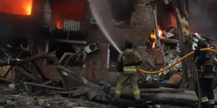 Russische aanval met raketten en drones in Kiev: vier doden.