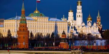 Kremlin bevestigt staakt-het-vuren met Oekraïne, EU duwt Armenië tegen Rusland