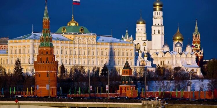 Kremlin bevestigt staakt-het-vuren met Oekraïne, EU duwt Armenië tegen Rusland